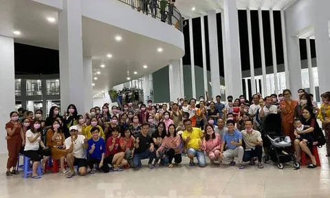 Hàng chục trẻ em cách ly không có cha mẹ được trở về nhà